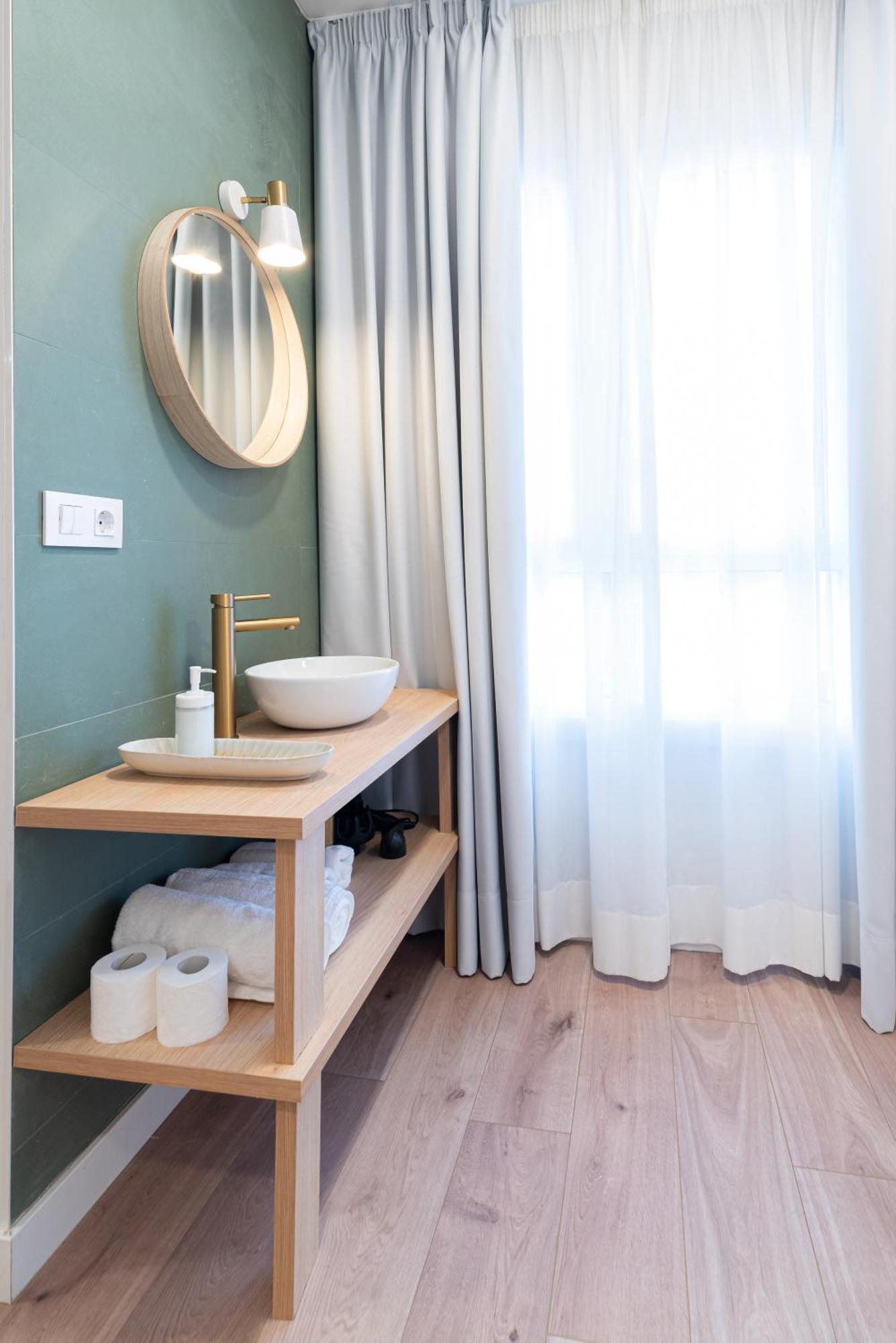 Apartamentos Turisticos Fatima, En El Centro De Vigo Exteriör bild